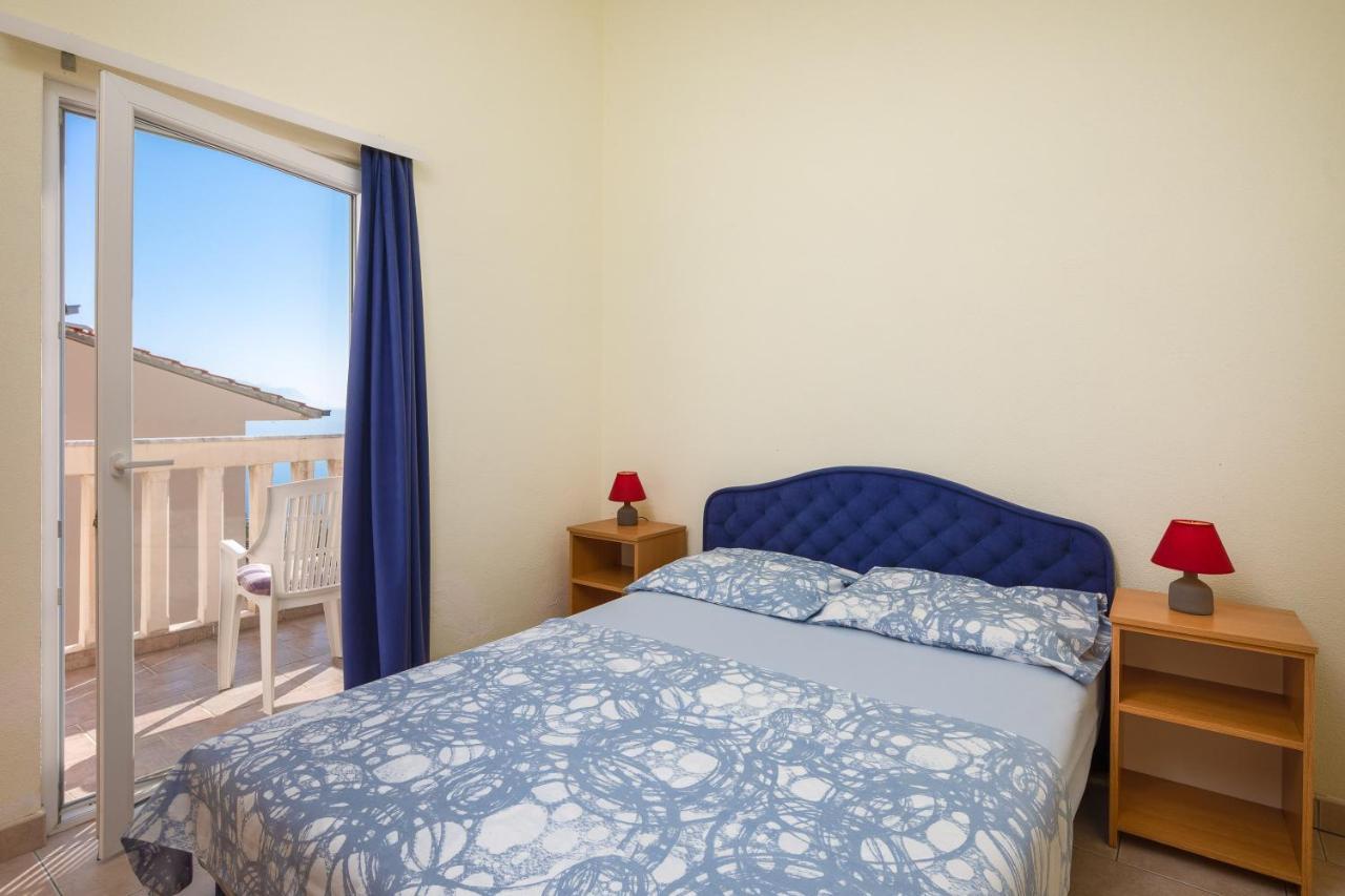 Apartments & Restaurant Galeb Marusici  Eksteriør billede